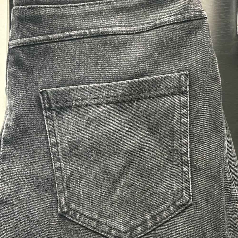 Distressed pull-on “Jeggings”
